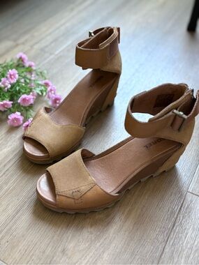 Sorel Women's Joanie II Ankle Strap Wedge Sandals